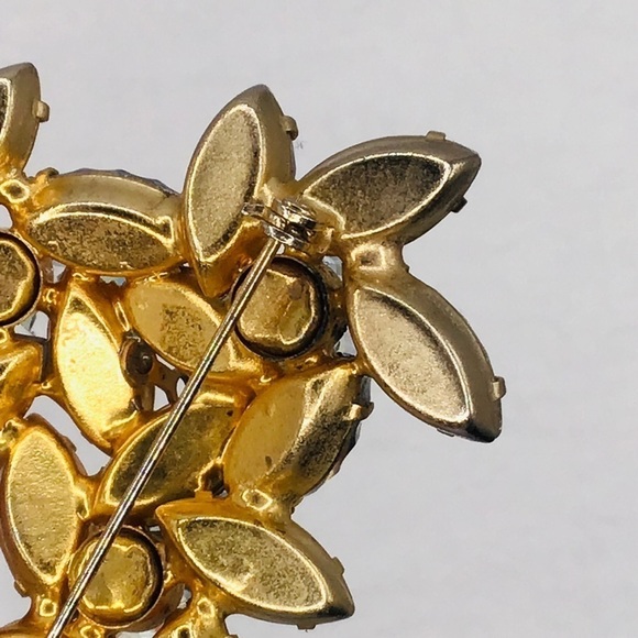 VINTAGE Brooch AB Clear Faceted Glass Rhinestones Triangle Shape Pin Beads - Picture 4 of 8